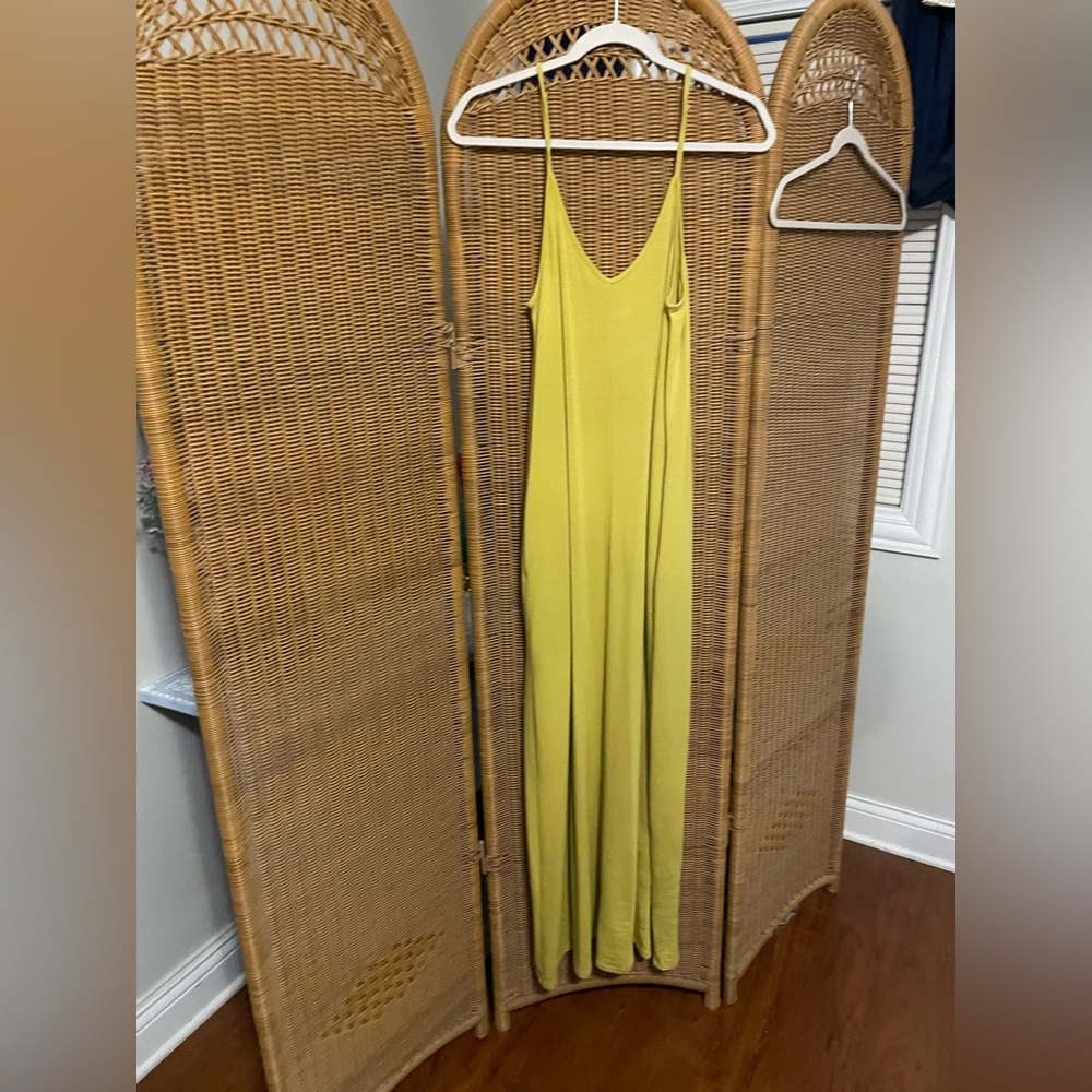 Strapless dress with pockets